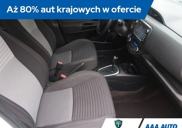 Toyota Yaris cena 59000 przebieg: 77121, rok produkcji 2018 z Sośnicowice małe 232